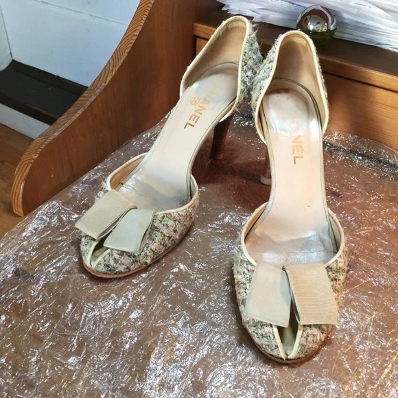 CHANEL TWEED SIZE 39 US 9 FABRIC PUMPS SHOES/HEELS ITALY MULTI-COLOR CLOSED SHOE - Picture 2 of 9
